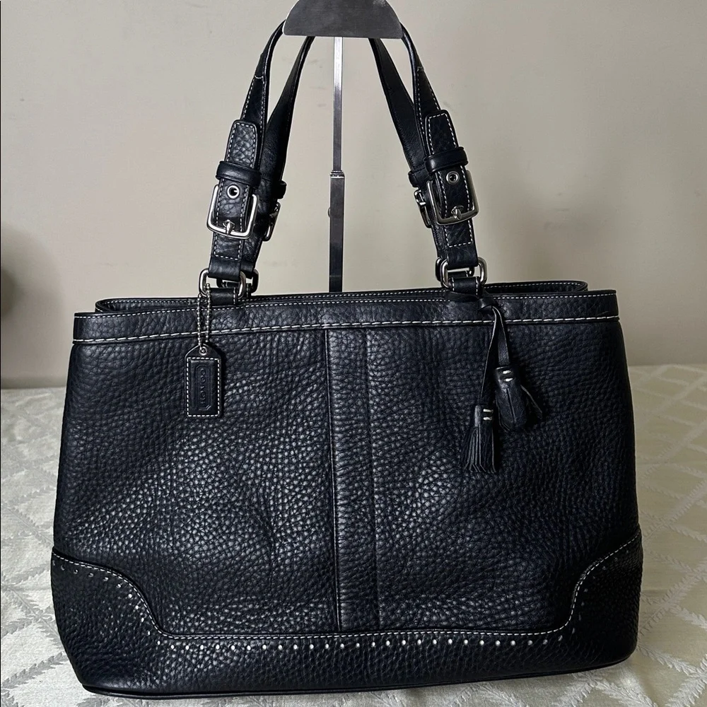 Elegant COACH Black Leather Tote Bag - Picture 2 of 12